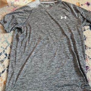 Mens under armour shirt